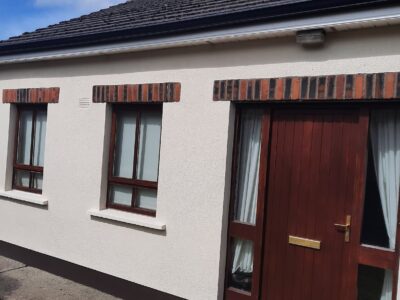 3 double bedroom house, 2 baths, WiFi.. Next to the beach only 25 mins from Wexford town