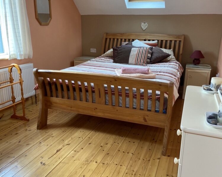 Heavenstown 1 double room and large bathroom