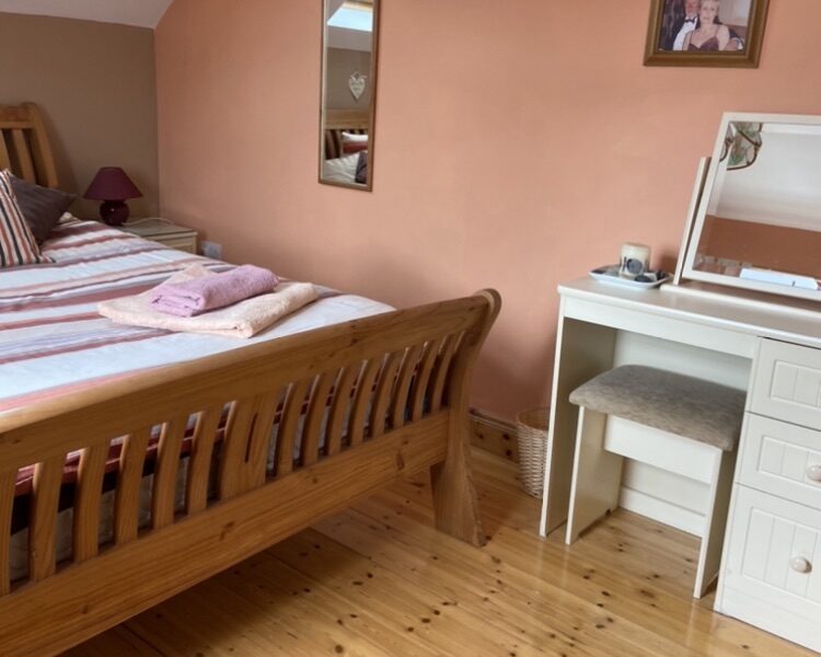 Heavenstown 1 double room and large bathroom