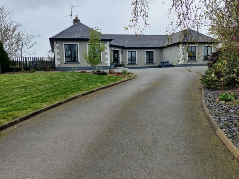 4 Bedroom Bungalow, Castlebridge, Kids half price!