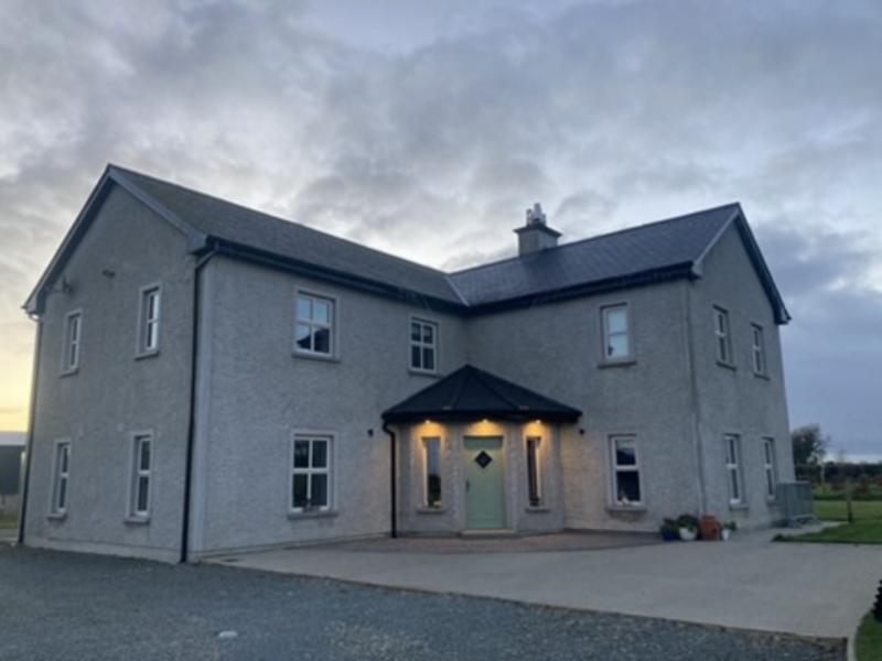 Large family home available Ballycullane area. 35 mins from Wexford