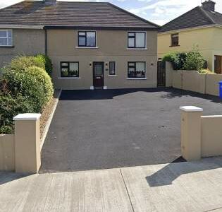 Town House with 2 double rooms only 5 mins walk from the Centre of Wexford