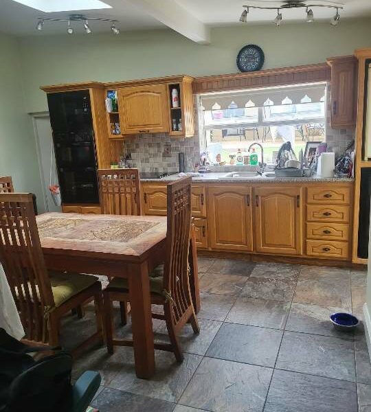 Town House with 2 double rooms only 5 mins walk from the Centre of Wexford