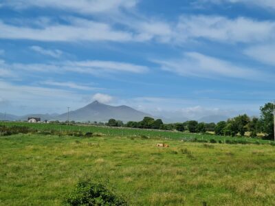 Seamount Cottage - On the Mourne Coastal Route. At The Foot Of The Mountains A Fantastic Walking Retreat