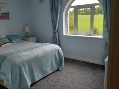 Rooms to Let close to Wexford Town. Local bus stop available